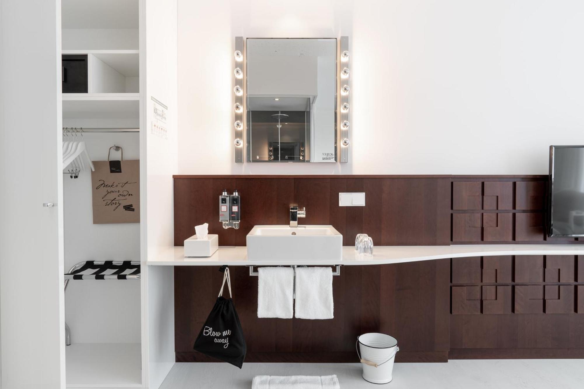Ruby Coco Hotel Dusseldorf Ngoại thất bức ảnh